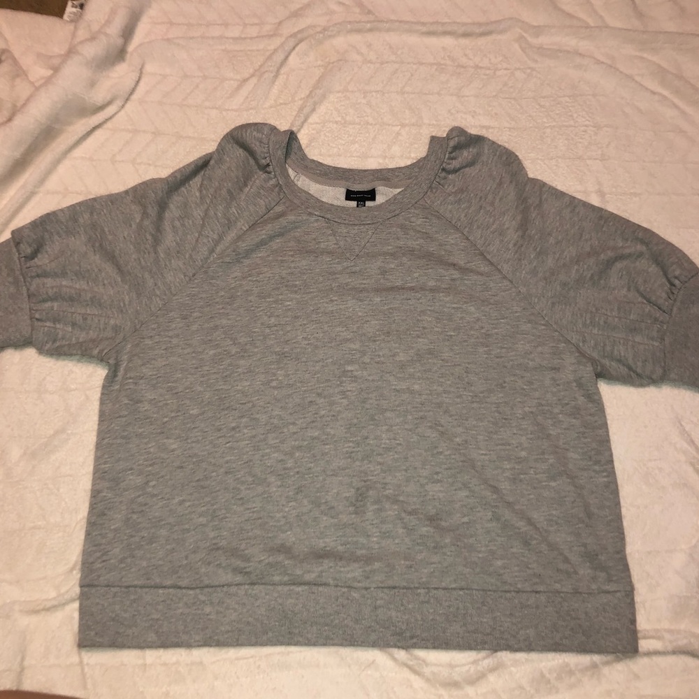 Who What Wear Gray Short Sleeved Sweatshirt Cute